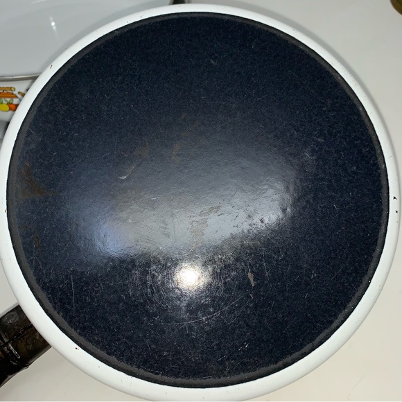 v i n t a g e :: 3 Vibrant Midcentury Enamel Pans Pot Cookware - Picture 10 of 15